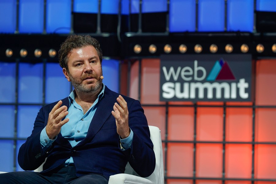 Daniel Dines, unul dintre cei mai bogați români, și-a anunțat demisia din conducerea UiPath