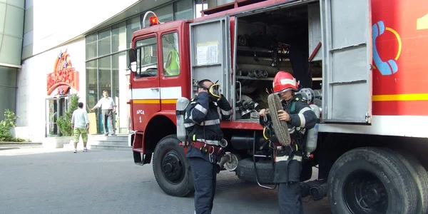 Pompierii au fost solicitati sa descarcereze un copil ramas blocat intr-un scaun