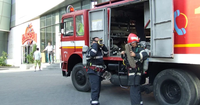 Pompierii au fost solicitati sa descarcereze un copil ramas blocat intr-un scaun