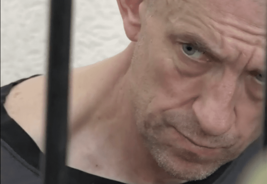 Rușii au torturat un prizonier britanic cu muzică pop: „Nu vreau să mai ascult niciodată ABBA”