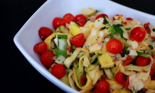 salata de paste cu cruditati jpeg