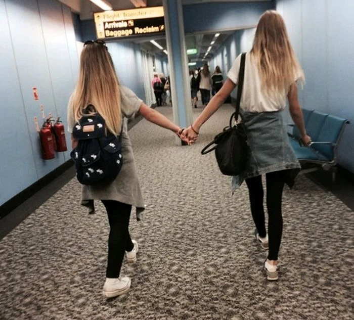 
    Cel mai bun lucrur pe care doi prieteni foarte buni îl pot face pentru relaţia lor e să călătorească împreunăfoto: tumblr.com  