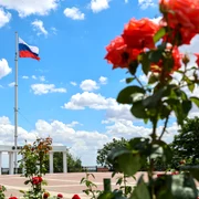 Steagul Rusiei în Piața Victoriei din Melitopol FOTO Profimedia 