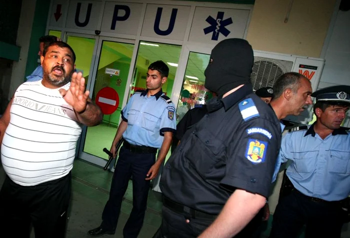 Craiova: Interlopii din Oltenia fac legea chiar şi la spital.
