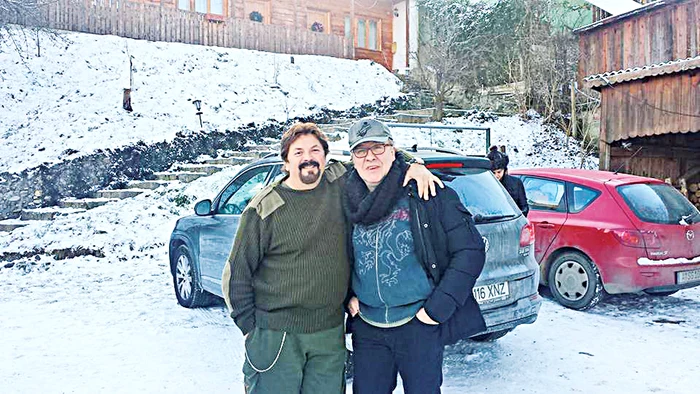 Adrian l-a bătut la cap pe Gabi să se îmbrace în haine groase