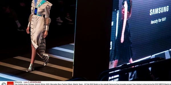Samsung EGO prezentare de modă 5G la Mercedes Benz Fashion Week Madrid FOTO Profimedia