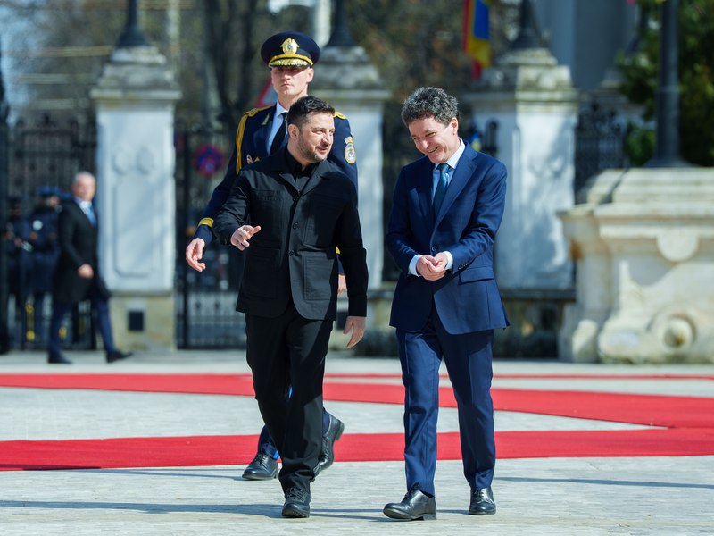 Nicușor Dan cere anchetă după închiderea clasei de limba română din Ucraina. Promisiunea lui Zelenski