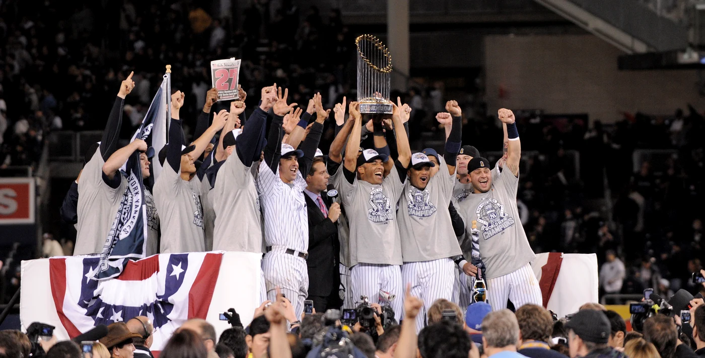 
    Yankees sărbătoresc câştigarea campionatului  