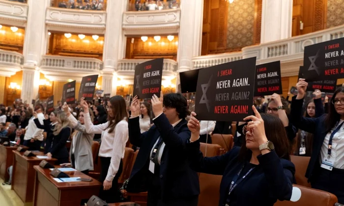 Procesul lui Adolf Eichmann, reconstituit în sala de plen a Camerei Deputaţilor