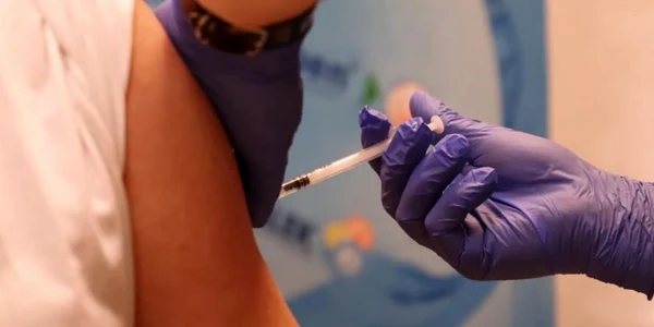 Vaccinare Polonia FOTO EPA-EFE