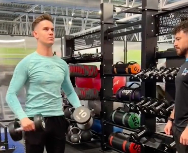 Un tânăr orb a fost dat afară dintr-o sală de sport pentru că s-a „holbat“ la o femeie VIDEO
