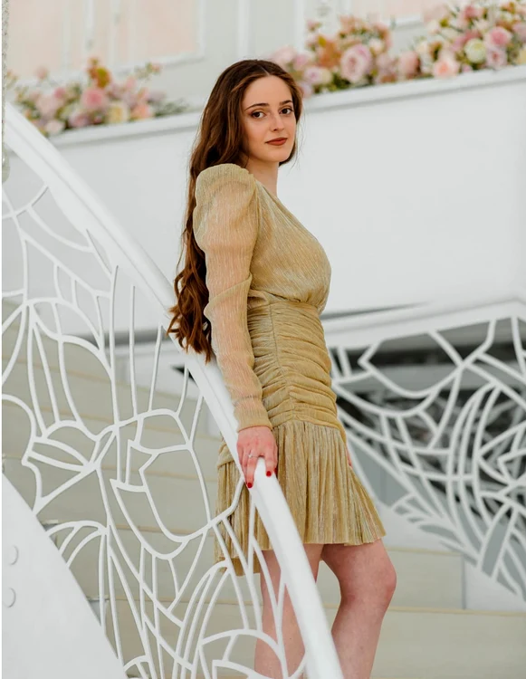 Mihaela Papa eleva cu 10 la BAC absolventă a CN Gib Mihăescu Drăgășani Vâlcea Foto Arhiva personală