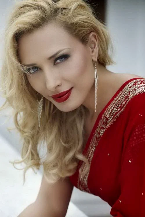 
    Iulia Vantur, foto: arhivă  