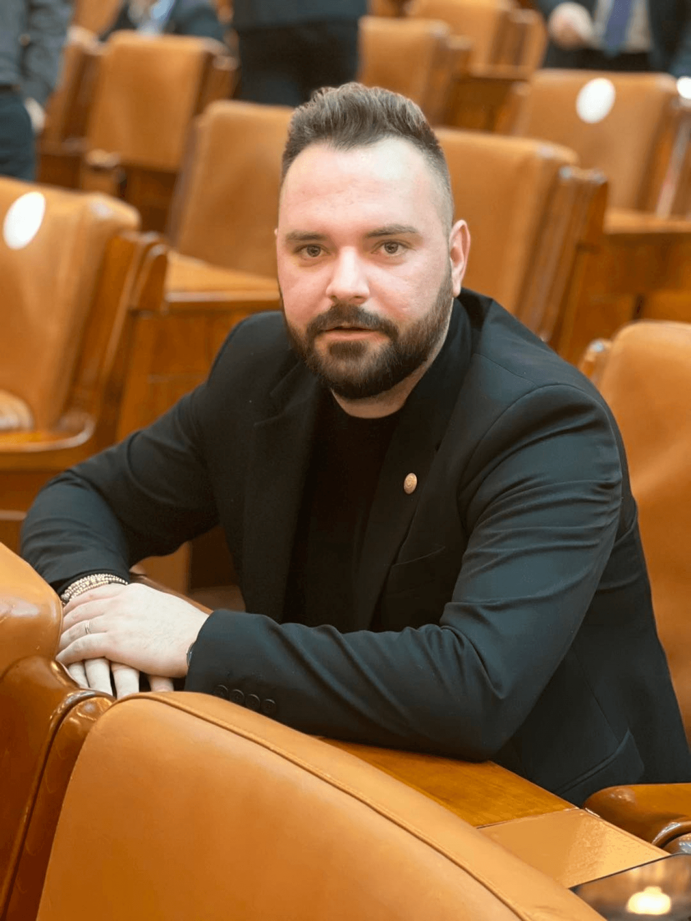 Vlad, fiul lui Cristian Popescu Piedone, anunţă că va candida la Primăria  Sectorului 5: „Voi face imposibilul posibil” | adevarul.ro