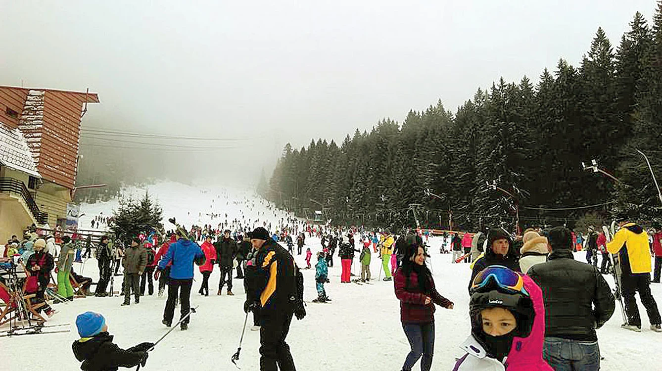 
    Pârtiile au fost luate cu asaltfoto: arhiva personală  