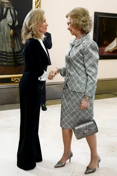 Miliardara Alicia Koplowitz cu Regina Sofia. FOTO: Getty Images