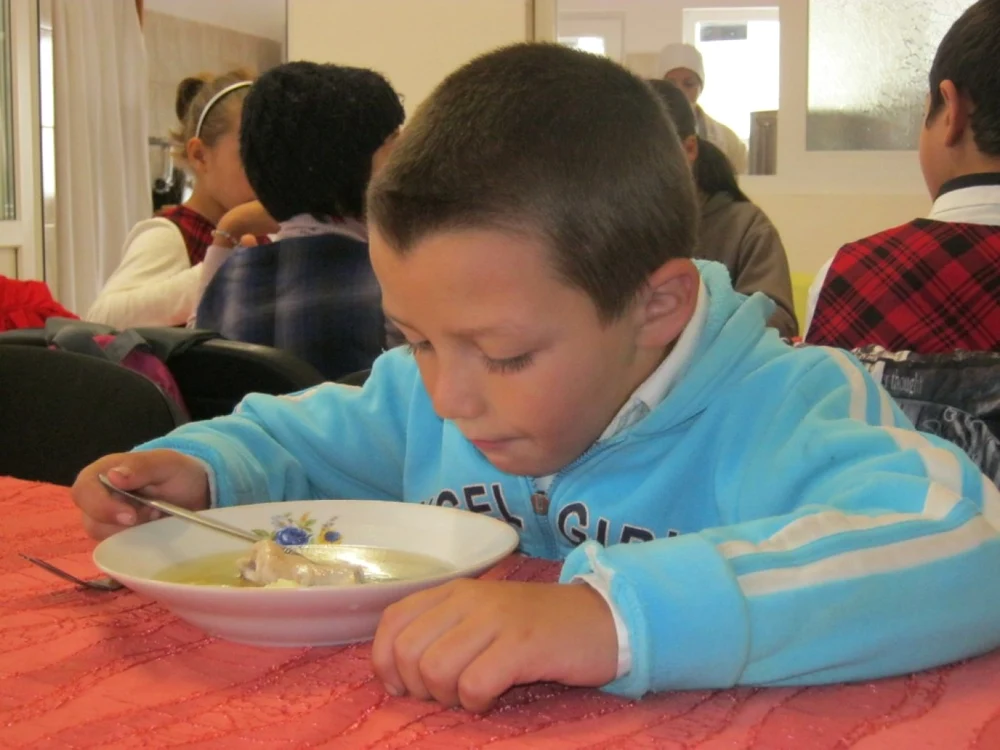 Cantina socială din Cumpăna de la Biserica Sfânta Cuvioasă Parascheva Foto World Vision Romania