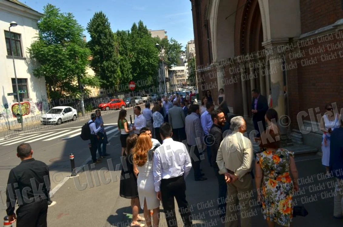 Lume multă la botezul fetiţei lui Pavel Bartoş, Sara (Foto: Alex Muscaliu)