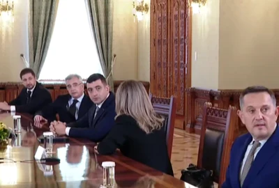aur la consultari foto captura video realitatea png