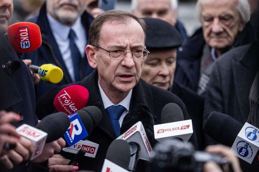 Politicieni de opoziţie din Polonia au încercat să intre cu forţa în parlament VIDEO