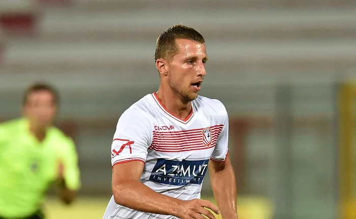 
    Kamil  Wilczek  