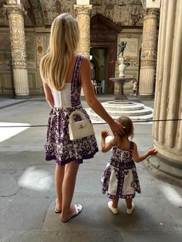 Kitty Spencer în Toscana cu fiica sa, Athena. FOTO: Instagram