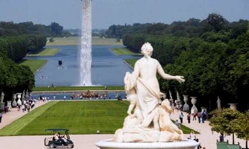 La Versailles, o cascadă izvorăște din cer jpeg