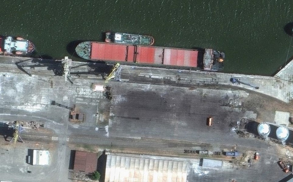 Imagini din satelit cu nava care ar transporta rachete balistice iraniene în Rusia. Putin le-ar putea folosi împotriva Ucrainei