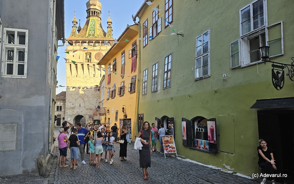 Secretele întunecate ale Sighișoarei medievale. Subteranele orașului, stâlpul infamiei și Turnul cu Ceas