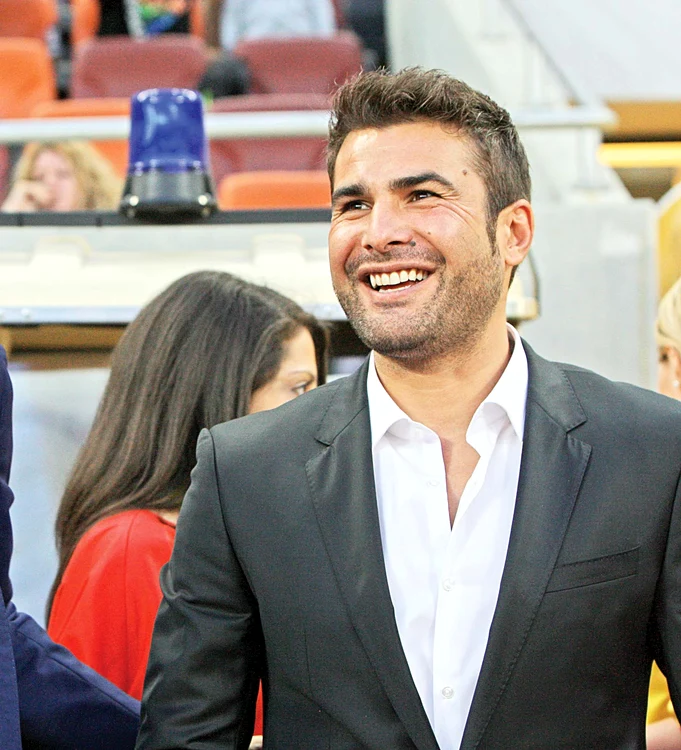 
    Sandra Mutu, a treia soție a fostului „decar”, este într-o formă fizică de invidiat. Ea a declarat de mai multe ori că abia așteaptă să devină mămică  