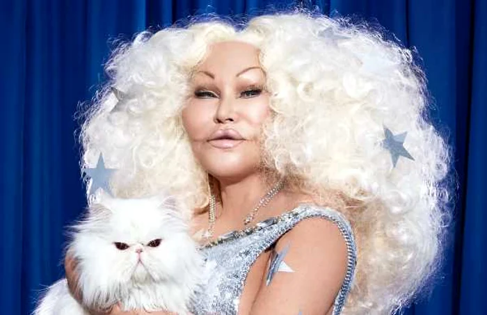 Jocelyn Wildenstein, femeia care iubeşte pisicile