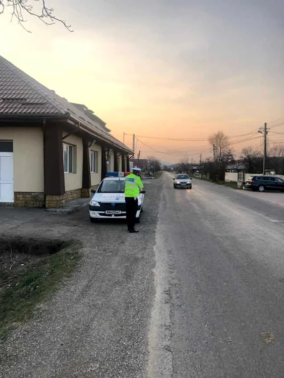 Poliţiştii băcăuani au aplicat mai multe amenzi