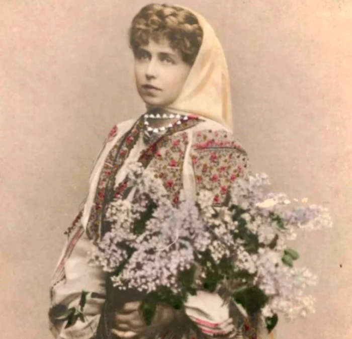 Regina Maria cu ie 1 jpg