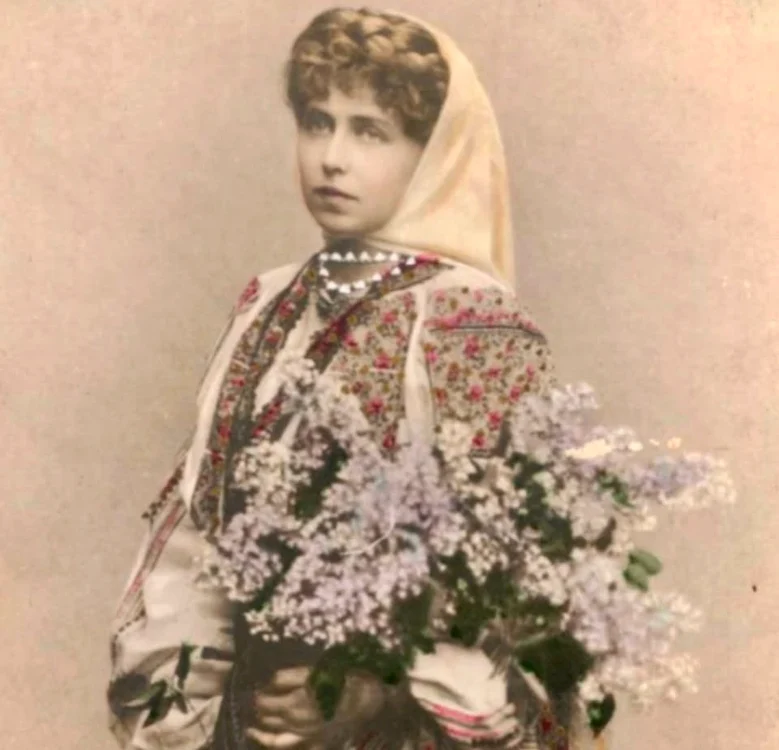 Regina Maria cu ie 1 jpg