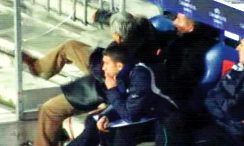 Sorin Cârţu a rămas  în istorie când, de  nervi, a spart un  geam al băncii de  rezerve, la Basel jpeg