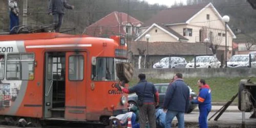 Tramvaiul a fost repus pe şine