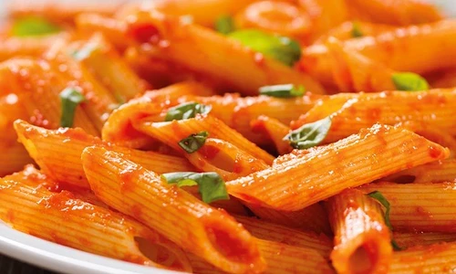 1 penne arrabbiata cu frunze de busuioc jpg jpeg