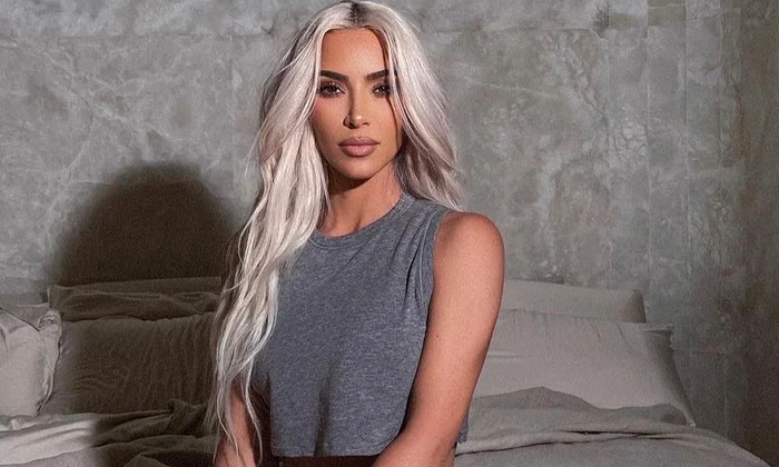 Kim Kardashian blondă (3) jpg