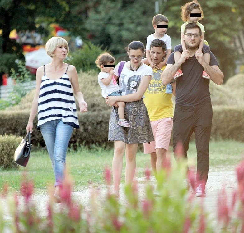 Lucian Viziru a fost în parc cu soţia, fiul şi o altă familie de prieteni