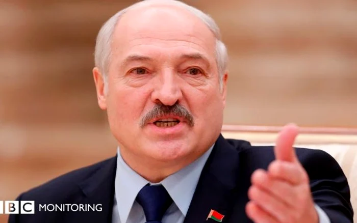 
    Pe străzile din Minsk protestează mii de oameni. Forțele de ordine încearcă să reprime manifestările folosind forta, iar sute de persoane sunt răniteSursa foto: Al Jazeera  