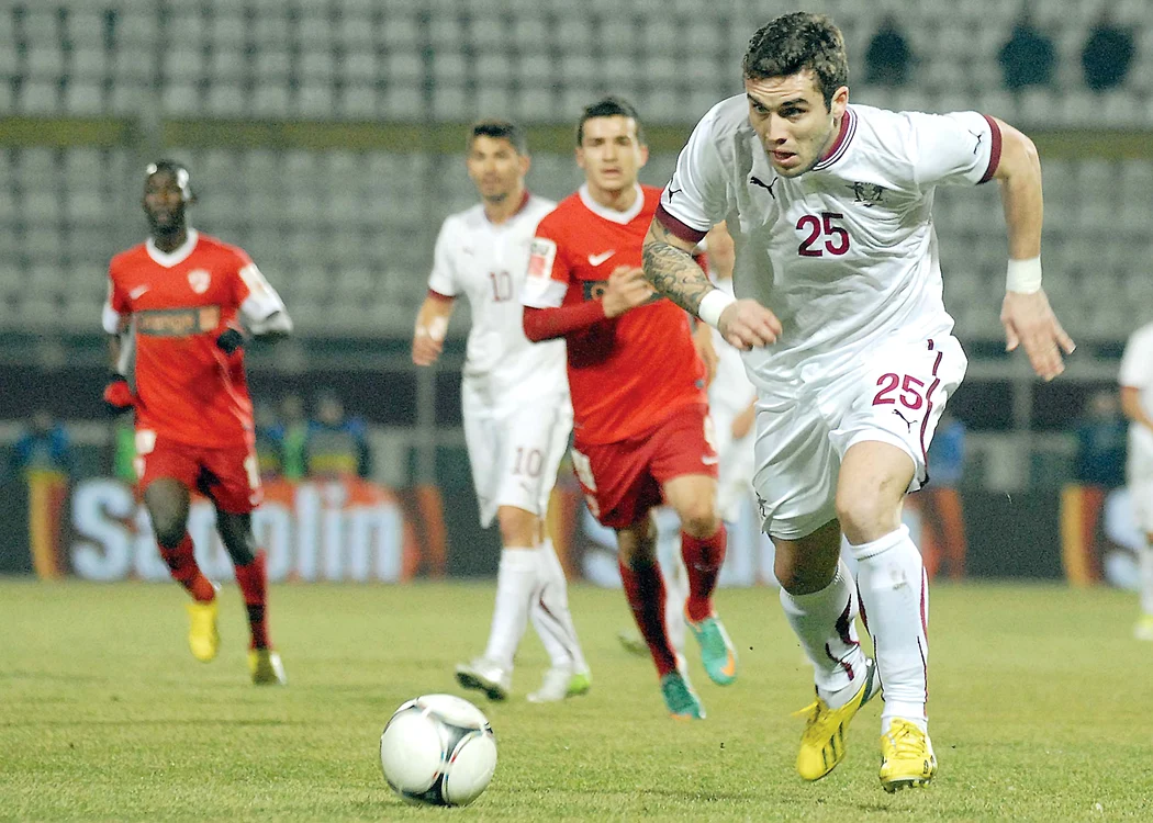 
    Rapid şi Dinamo  se întâlnesc sâmbătă  în campionat  