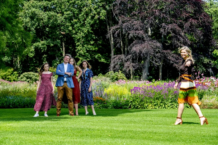 11 regina maxima regele willem alexander olanda pictorial de vara 2019 haga 1 jpg jpeg