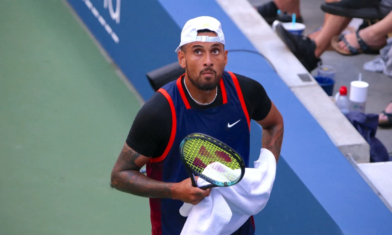 Kyrgios se recuperează după o operație la genunchi