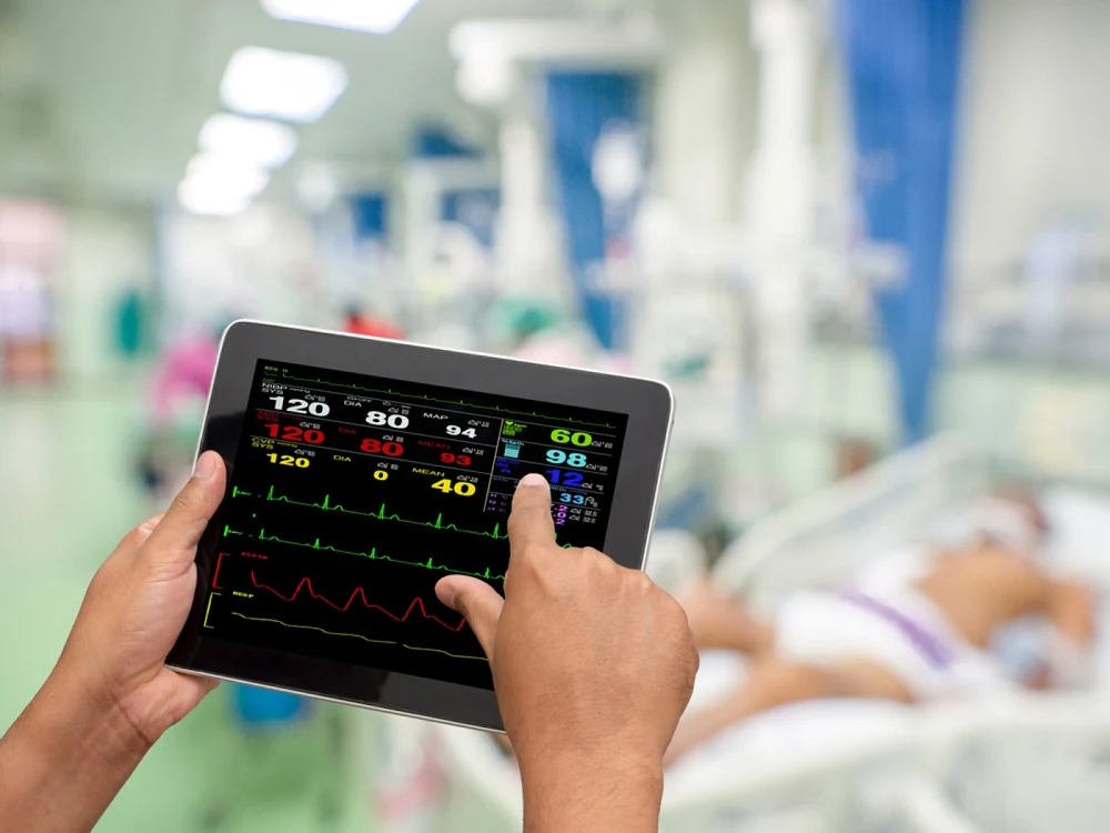 AI în medicină: limitele de securitate. Expert: „Cel mai îngrijorător scenariu nu este furtul de date”