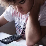 adolescent studiu examen foto pixabay alexandra koch jpg