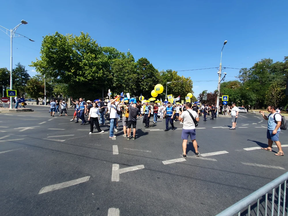 Au ajuns la Cotroceni primii protestatari.