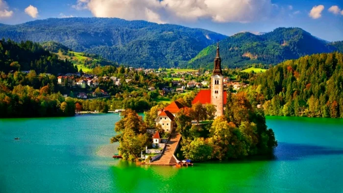 Lacul Bled din Slovenia. FOTO chehobo.com