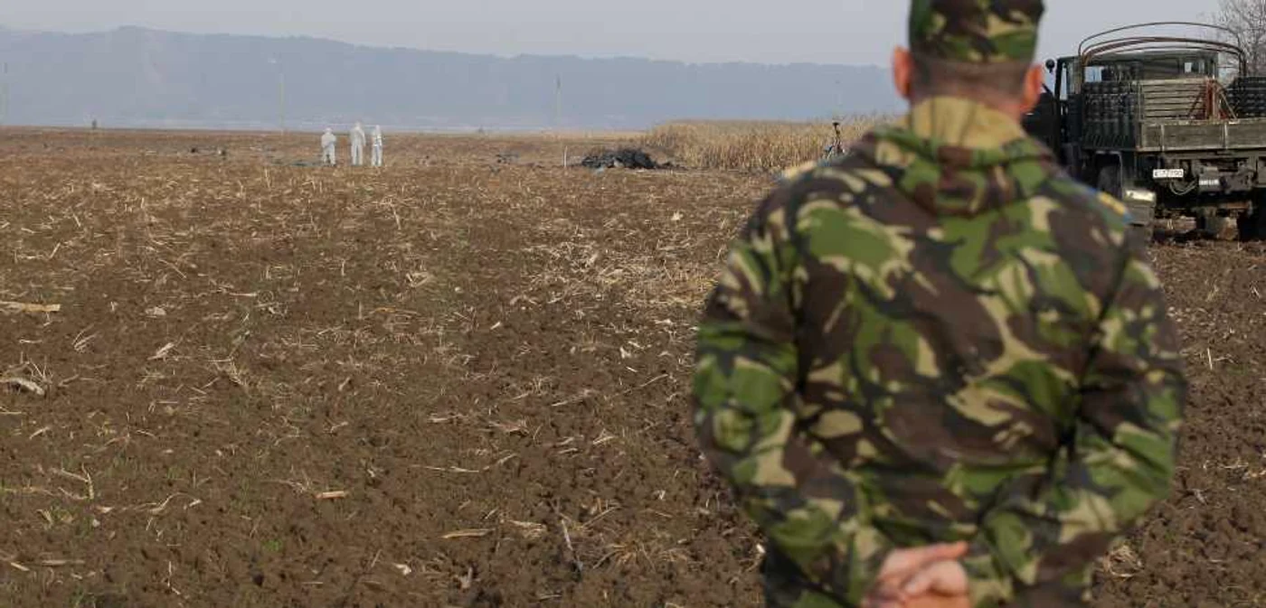 Avionul de tip MIG 21 LanceR a căzut în apropierea caselor