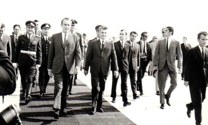 Președintele american Richard Nixon, primit de Nicolae Ceaușescu (© „Fototeca online a comunismului românesc”, cota: 47/1969)