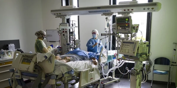 Coronavirus medic Franta FOTO AFP 